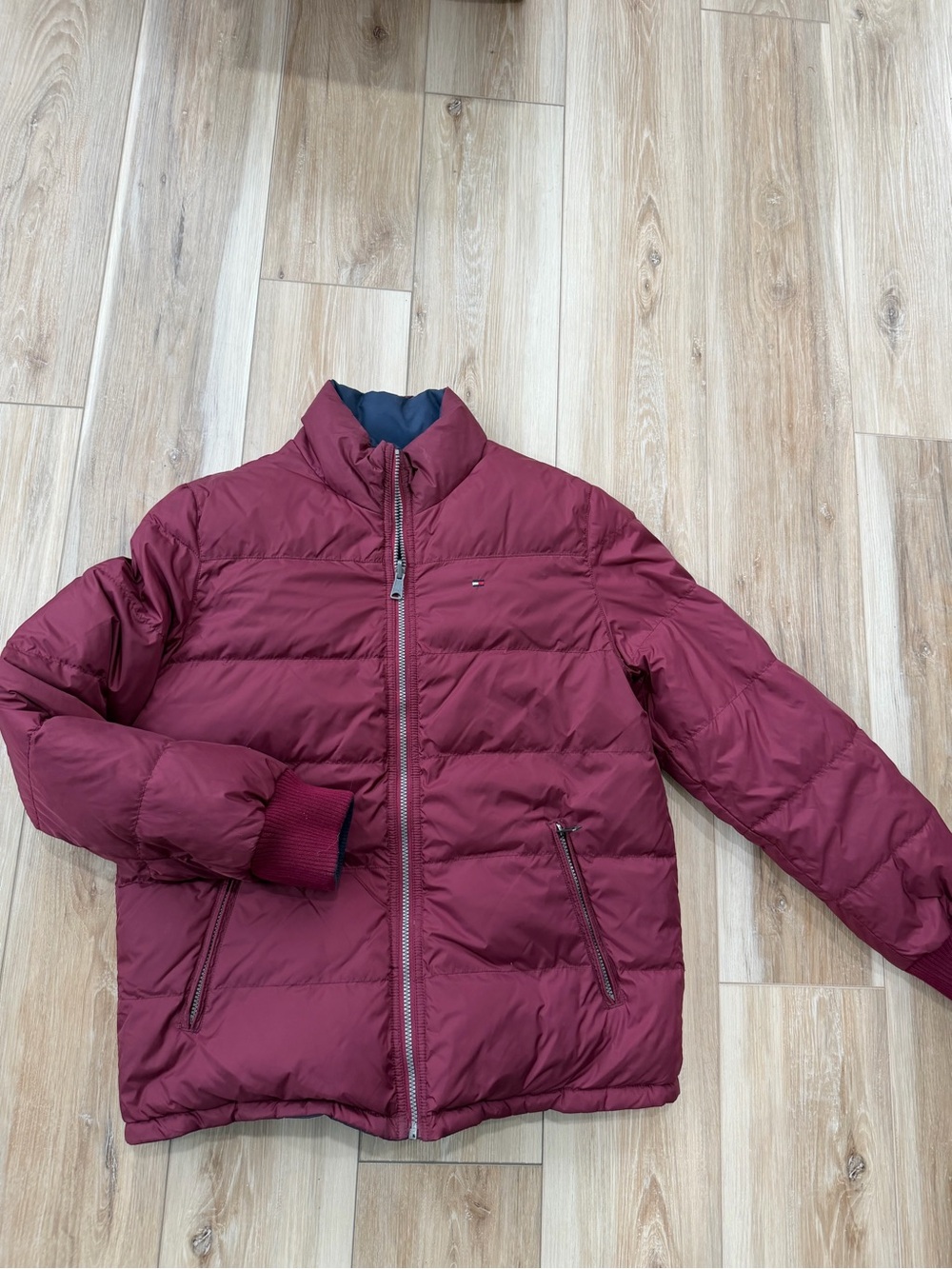 Tommy Hilfiger Men's Maroon Quilted Puffer Jacket